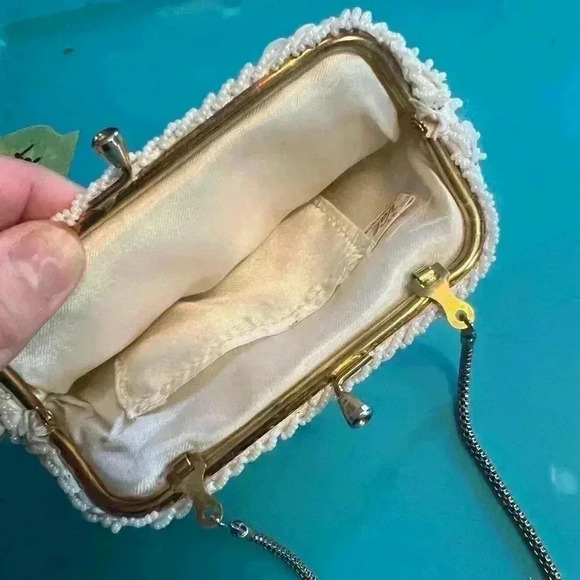 Du-Val Hand Beaded Evening Bag - Brides Bag - Cruise Wear - Made in Hong Kong - Picture 4 of 7